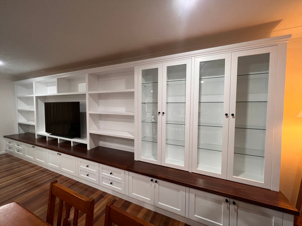 Six and a half metre wall unit